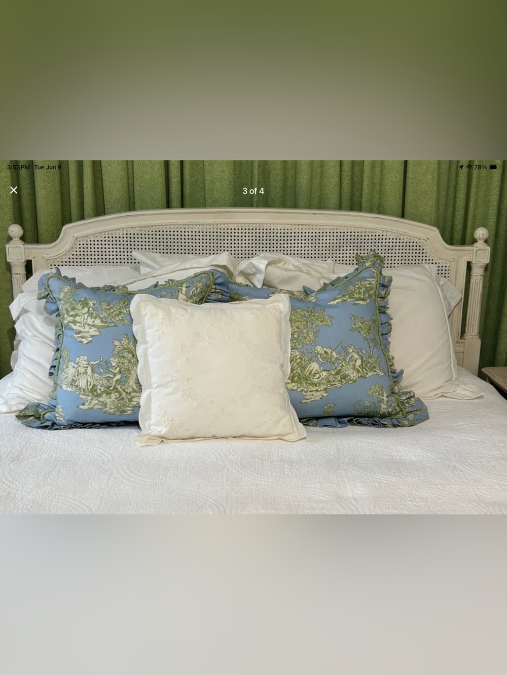 EXCELLENT CONDITION- BEAUTIFUL EMBROIDERED PILLOW- * the center upfront pillow *